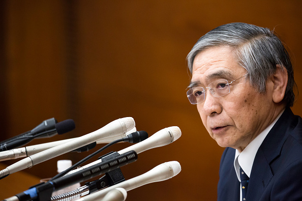再任の黒田総裁、最大のミッション 日本経済のリスクと出口への道