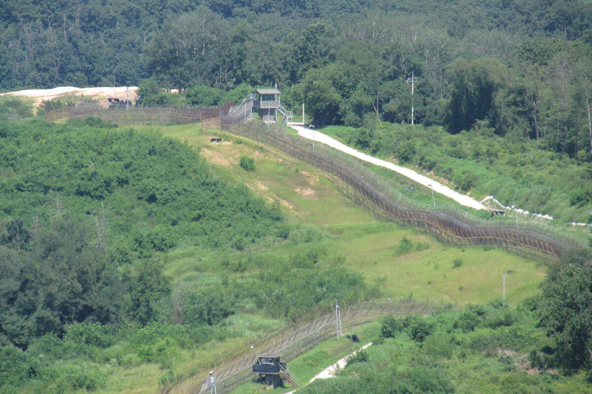 非武装地帯(DMZ)とは】別名「38度線」。朝鮮戦争の“休戦”を示す軍事 ...